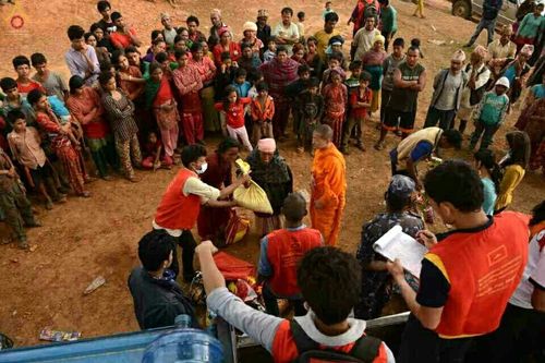 ภาพ No.16991:มูลนิธิธรรมกายช่วยเหลือผู้ประสบภัยแผ่นดินไหวที่ประเทศเนปาล