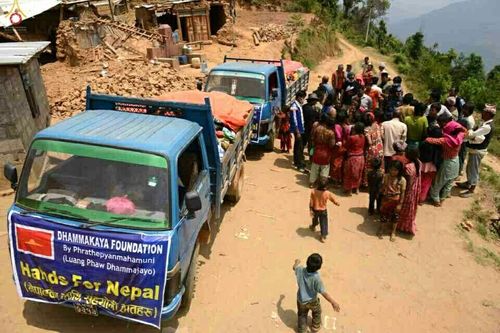 ภาพ No.17016:มูลนิธิธรรมกายช่วยเหลือผู้ประสบภัยแผ่นดินไหวที่ประเทศเนปาล