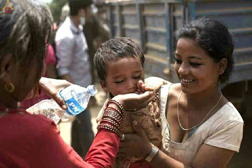 ภาพ No.17034:มูลนิธิธรรมกายช่วยเหลือผู้ประสบภัยแผ่นดินไหวที่ประเทศเนปาล