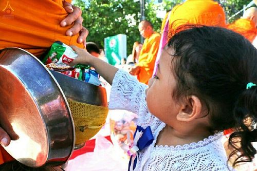 ภาพ No.17298:ตักบาตรพระ 1,543 รูป อ.สันป่าตอง จ.เชียงใหม่