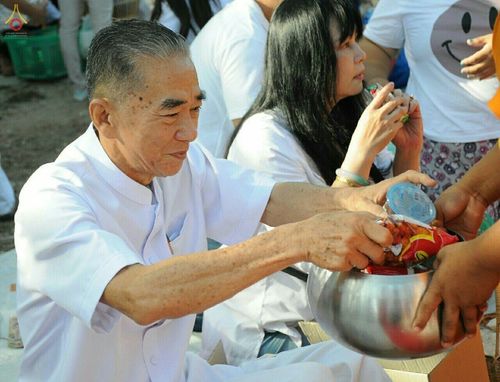 ภาพ No.17301:ตักบาตรพระ 1,543 รูป อ.สันป่าตอง จ.เชียงใหม่