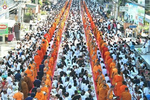 ภาพ No.17309:ตักบาตรพระ 1,543 รูป อ.สันป่าตอง จ.เชียงใหม่