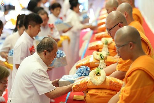 ภาพ No.17326:ประมวลภาพวันวิสาขบูชา วันจันทร์ที่ 1 มิถุนายน พ.ศ. 2558 ณ วัดพระธรรมกาย