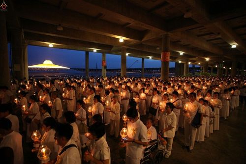 ภาพ No.17332:ประมวลภาพวันวิสาขบูชา วันจันทร์ที่ 1 มิถุนายน พ.ศ. 2558 ณ วัดพระธรรมกาย