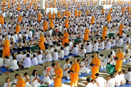 ภาพ No.17339:ประมวลภาพวันวิสาขบูชา วันจันทร์ที่ 1 มิถุนายน พ.ศ. 2558 ณ วัดพระธรรมกาย