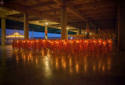 ภาพ No.17343:ประมวลภาพวันวิสาขบูชา วันจันทร์ที่ 1 มิถุนายน พ.ศ. 2558 ณ วัดพระธรรมกาย