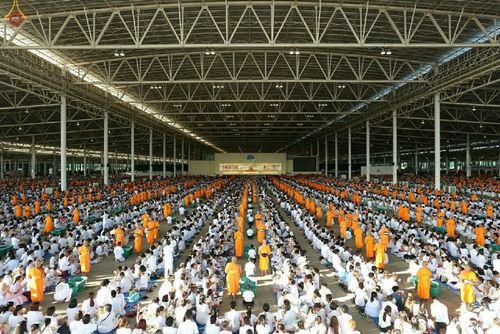 ภาพ No.17346:ประมวลภาพวันวิสาขบูชา วันจันทร์ที่ 1 มิถุนายน พ.ศ. 2558 ณ วัดพระธรรมกาย