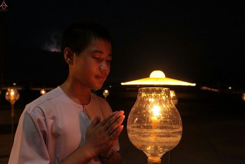 ภาพ No.17349:ประมวลภาพวันวิสาขบูชา วันจันทร์ที่ 1 มิถุนายน พ.ศ. 2558 ณ วัดพระธรรมกาย