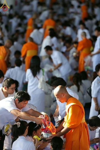 ภาพ No.17347:ประมวลภาพวันวิสาขบูชา วันจันทร์ที่ 1 มิถุนายน พ.ศ. 2558 ณ วัดพระธรรมกาย