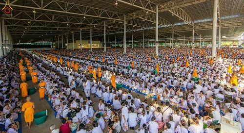 ภาพ No.17376:ประมวลภาพวันวิสาขบูชา วันจันทร์ที่ 1 มิถุนายน พ.ศ. 2558 ณ วัดพระธรรมกาย