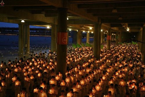 ภาพ No.17381:ประมวลภาพวันวิสาขบูชา วันจันทร์ที่ 1 มิถุนายน พ.ศ. 2558 ณ วัดพระธรรมกาย