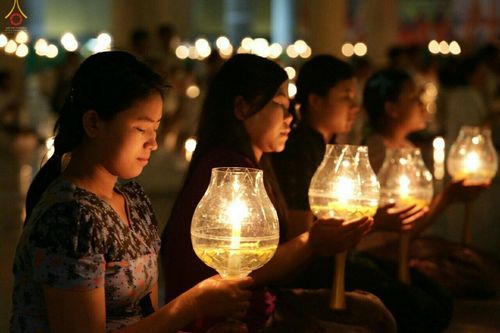 ภาพ No.17379:ประมวลภาพวันวิสาขบูชา วันจันทร์ที่ 1 มิถุนายน พ.ศ. 2558 ณ วัดพระธรรมกาย