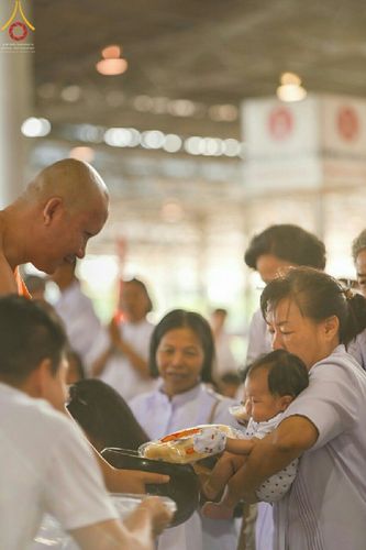 ภาพ No.17385:ประมวลภาพวันวิสาขบูชา วันจันทร์ที่ 1 มิถุนายน พ.ศ. 2558 ณ วัดพระธรรมกาย