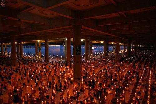 ภาพ No.17425:ประมวลภาพวันวิสาขบูชา วันจันทร์ที่ 1 มิถุนายน พ.ศ. 2558 ณ วัดพระธรรมกาย