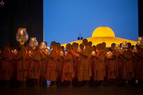 ภาพ No.17436:ประมวลภาพวันวิสาขบูชา วันจันทร์ที่ 1 มิถุนายน พ.ศ. 2558 ณ วัดพระธรรมกาย