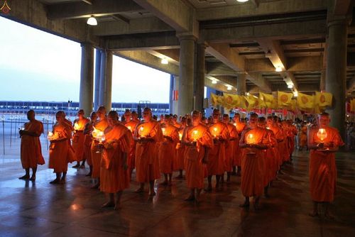 ภาพ No.17438:ประมวลภาพวันวิสาขบูชา วันจันทร์ที่ 1 มิถุนายน พ.ศ. 2558 ณ วัดพระธรรมกาย