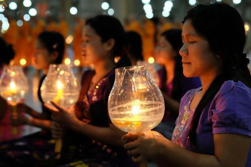 ภาพ No.17439:ประมวลภาพวันวิสาขบูชา วันจันทร์ที่ 1 มิถุนายน พ.ศ. 2558 ณ วัดพระธรรมกาย