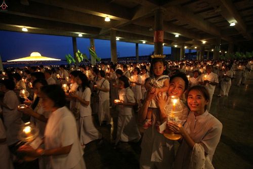 ภาพ No.17462:ประมวลภาพวันวิสาขบูชา วันจันทร์ที่ 1 มิถุนายน พ.ศ. 2558 ณ วัดพระธรรมกาย
