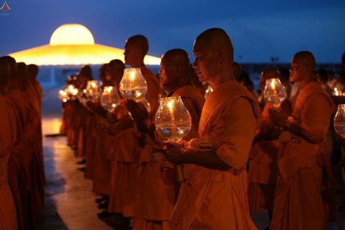 ภาพ No.17460:ประมวลภาพวันวิสาขบูชา วันจันทร์ที่ 1 มิถุนายน พ.ศ. 2558 ณ วัดพระธรรมกาย