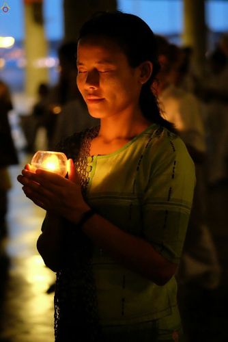 ภาพ No.17463:ประมวลภาพวันวิสาขบูชา วันจันทร์ที่ 1 มิถุนายน พ.ศ. 2558 ณ วัดพระธรรมกาย