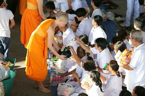 ภาพ No.17466:ประมวลภาพวันวิสาขบูชา วันจันทร์ที่ 1 มิถุนายน พ.ศ. 2558 ณ วัดพระธรรมกาย