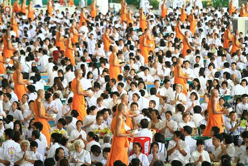 ภาพ No.17473:ประมวลภาพวันวิสาขบูชา วันจันทร์ที่ 1 มิถุนายน พ.ศ. 2558 ณ วัดพระธรรมกาย