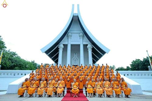 ภาพ No.17479:ประมวลภาพพิธีบรรพชาอุปสมบทหมู่ 3 โครงการ