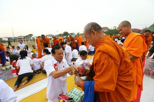 ภาพ No.17565:พิธีถวายสังฆทานแด่คณะสงฆ์ 323 วัด ใน 4 จังหวัดภาคใต้ ครั้งที่ 113