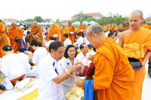 ภาพ No.17563:พิธีถวายสังฆทานแด่คณะสงฆ์ 323 วัด ใน 4 จังหวัดภาคใต้ ครั้งที่ 113