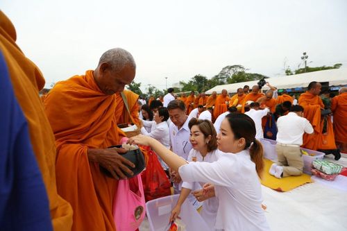 ภาพ No.17576:พิธีถวายสังฆทานแด่คณะสงฆ์ 323 วัด ใน 4 จังหวัดภาคใต้ ครั้งที่ 113