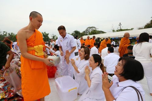 ภาพ No.17589:พิธีถวายสังฆทานแด่คณะสงฆ์ 323 วัด ใน 4 จังหวัดภาคใต้ ครั้งที่ 113