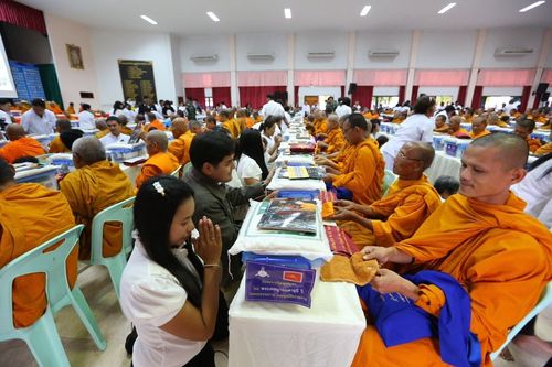 ภาพ No.17594:พิธีถวายสังฆทานแด่คณะสงฆ์ 323 วัด ใน 4 จังหวัดภาคใต้ ครั้งที่ 113