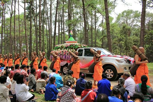 ภาพ No.17743:ธุดงค์ธรรมชัยอัญเชิญพระบรมสารีริกธาตุฯ ณ วัดบ้านขุน อำเภอฮอด จังหวัดเชียงใหม่