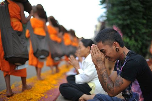 ภาพ No.17746:ธุดงค์ธรรมชัยอัญเชิญพระบรมสารีริกธาตุฯ ณ วัดบ้านขุน อำเภอฮอด จังหวัดเชียงใหม่