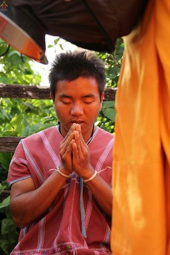 ภาพ No.17749:ธุดงค์ธรรมชัยอัญเชิญพระบรมสารีริกธาตุฯ ณ วัดบ้านขุน อำเภอฮอด จังหวัดเชียงใหม่