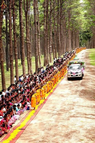 ภาพ No.17757:ธุดงค์ธรรมชัยอัญเชิญพระบรมสารีริกธาตุฯ ณ วัดบ้านขุน อำเภอฮอด จังหวัดเชียงใหม่