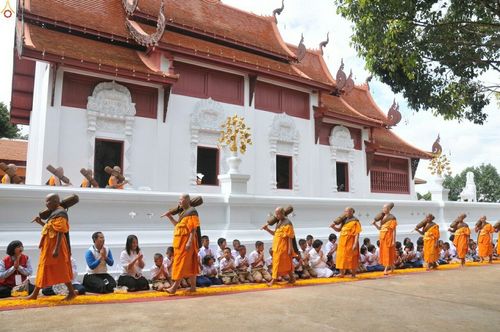 ภาพ No.17763:ธุดงค์ธรรมชัยอัญเชิญพระบรมสารีริกธาตุฯ ณ วัดบ้านขุน อำเภอฮอด จังหวัดเชียงใหม่