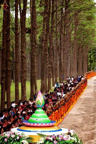 ภาพ No.17766:ธุดงค์ธรรมชัยอัญเชิญพระบรมสารีริกธาตุฯ ณ วัดบ้านขุน อำเภอฮอด จังหวัดเชียงใหม่