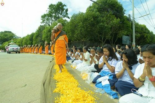 ภาพ No.17770:ธุดงค์ธรรมชัยอัญเชิญพระบรมสารีริกธาตุฯ ณ วัดบ้านขุน อำเภอฮอด จังหวัดเชียงใหม่