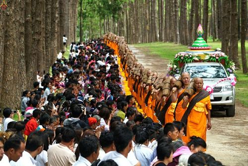 ภาพ No.17771:ธุดงค์ธรรมชัยอัญเชิญพระบรมสารีริกธาตุฯ ณ วัดบ้านขุน อำเภอฮอด จังหวัดเชียงใหม่