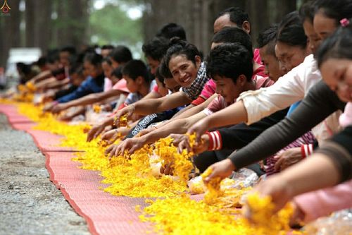 ภาพ No.17772:ธุดงค์ธรรมชัยอัญเชิญพระบรมสารีริกธาตุฯ ณ วัดบ้านขุน อำเภอฮอด จังหวัดเชียงใหม่