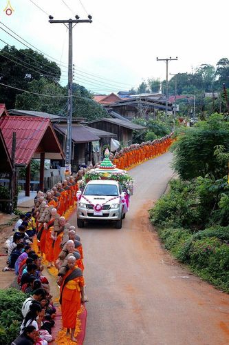 ภาพ No.17799:ธุดงค์ธรรมชัยอัญเชิญพระบรมสารีริกธาตุฯ ณ วัดบ้านขุน อำเภอฮอด จังหวัดเชียงใหม่