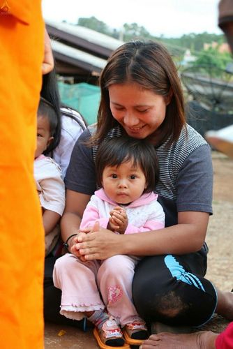 ภาพ No.17817:ธุดงค์ธรรมชัยอัญเชิญพระบรมสารีริกธาตุฯ ณ วัดบ้านขุน อำเภอฮอด จังหวัดเชียงใหม่