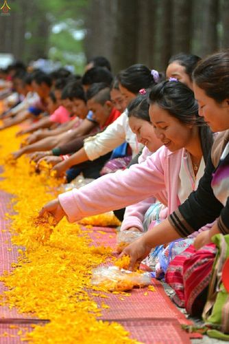 ภาพ No.17831:ธุดงค์ธรรมชัยอัญเชิญพระบรมสารีริกธาตุฯ ณ วัดบ้านขุน อำเภอฮอด จังหวัดเชียงใหม่