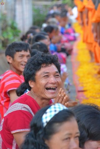 ภาพ No.17833:ธุดงค์ธรรมชัยอัญเชิญพระบรมสารีริกธาตุฯ ณ วัดบ้านขุน อำเภอฮอด จังหวัดเชียงใหม่