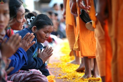 ภาพ No.17835:ธุดงค์ธรรมชัยอัญเชิญพระบรมสารีริกธาตุฯ ณ วัดบ้านขุน อำเภอฮอด จังหวัดเชียงใหม่
