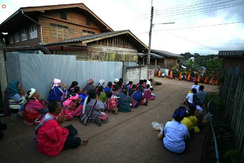 ภาพ No.17839:ธุดงค์ธรรมชัยอัญเชิญพระบรมสารีริกธาตุฯ ณ วัดบ้านขุน อำเภอฮอด จังหวัดเชียงใหม่