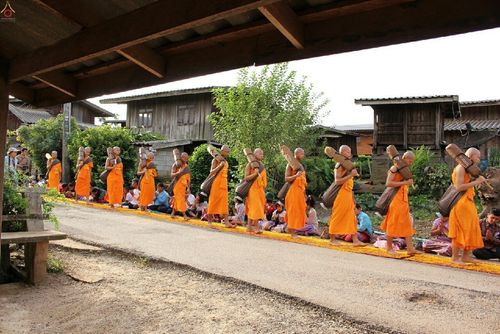 ภาพ No.17845:ธุดงค์ธรรมชัยอัญเชิญพระบรมสารีริกธาตุฯ ณ วัดบ้านขุน อำเภอฮอด จังหวัดเชียงใหม่