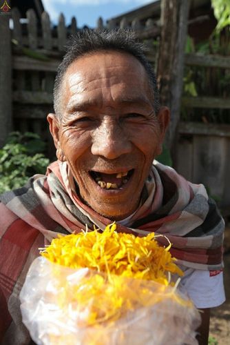 ภาพ No.17853:ธุดงค์ธรรมชัยอัญเชิญพระบรมสารีริกธาตุฯ ณ วัดบ้านขุน อำเภอฮอด จังหวัดเชียงใหม่