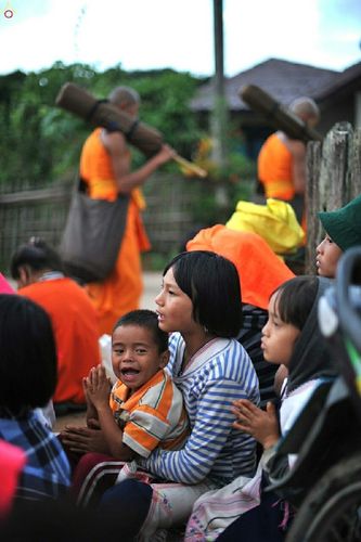 ภาพ No.17851:ธุดงค์ธรรมชัยอัญเชิญพระบรมสารีริกธาตุฯ ณ วัดบ้านขุน อำเภอฮอด จังหวัดเชียงใหม่